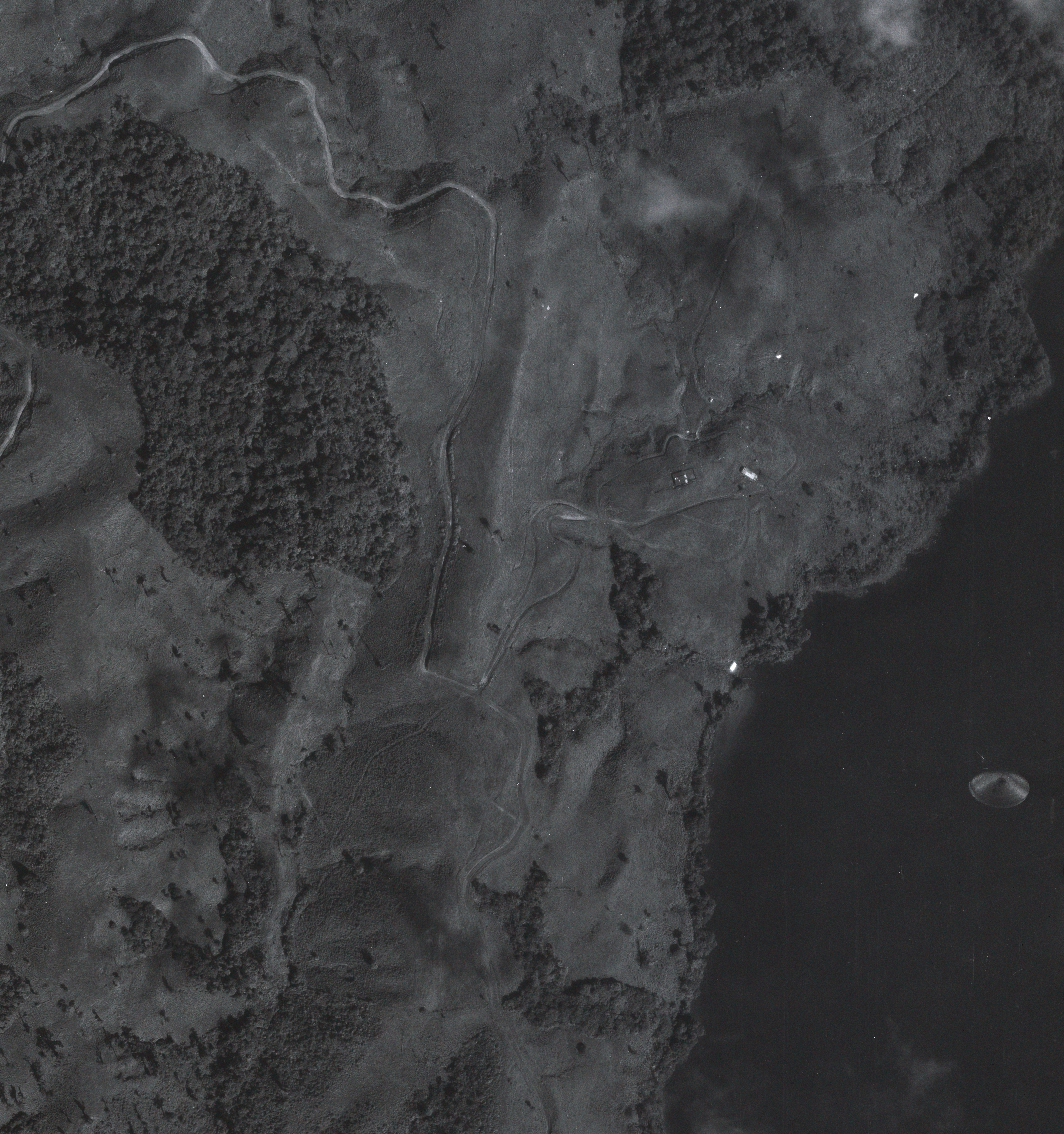 Lake Cote UFO — Cropped and enhanced detail