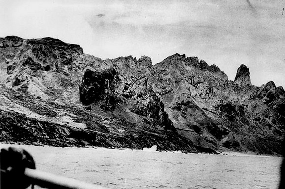 Trindade Island UFO — Photograph No. 2 — January 16, 1958 · Almiro Baraúna